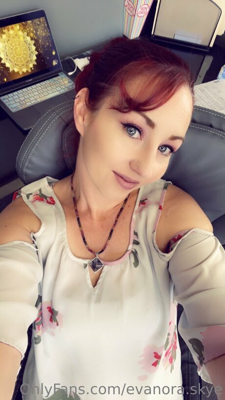 Evanora Skye onlyfans porn leak