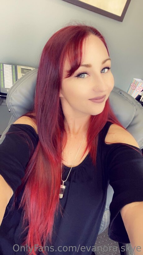 Evanora Skye onlyfans photos