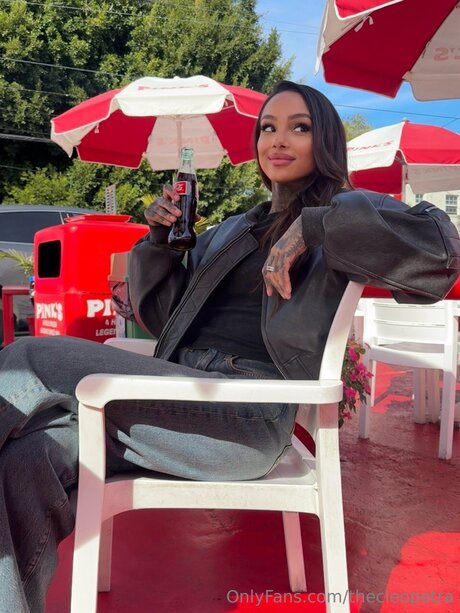 Thecleopetra naked onlyfans