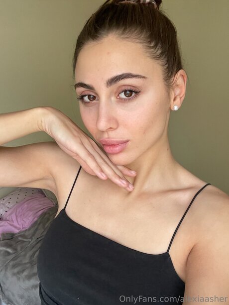 Alexiaasher tits onlyfans