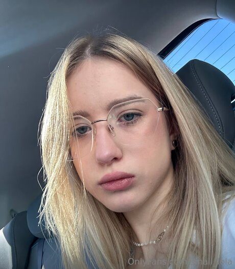 Small Lola topless onlyfans