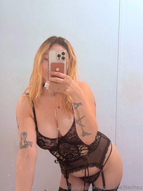 Pastelde3lechez onlyfans model photos