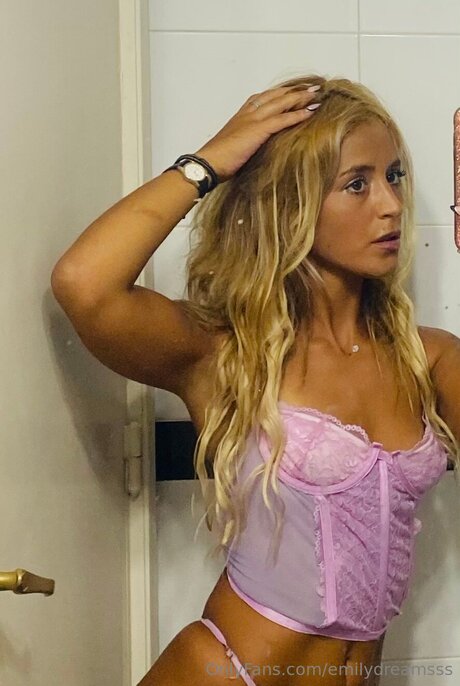 Emilydreamsss onlyfans nide