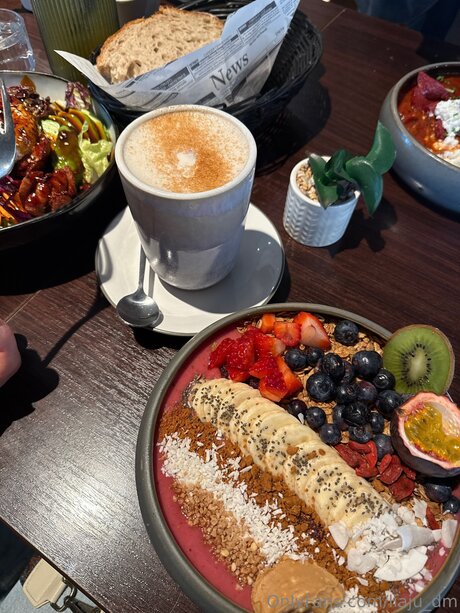 Liaju Dm leaks only fans