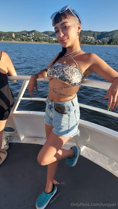 Luzgyal only fans content