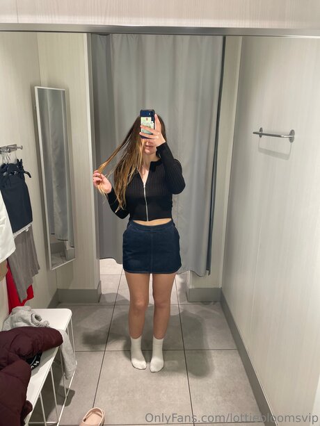 Lottiebloomsvip onlyfans leaks naked