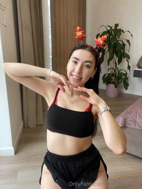 Blossom Kiss onlyfans content type