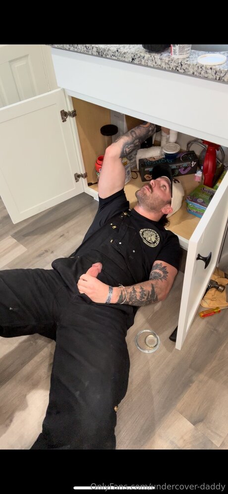 Undercover Daddy only fans nude leaks