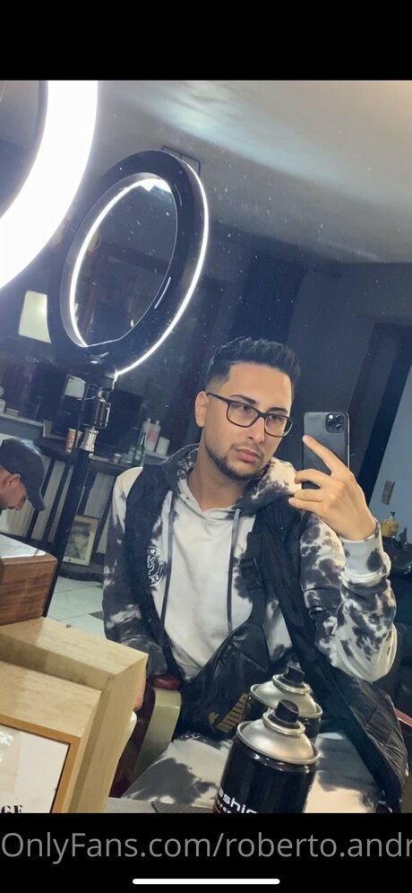 Roberto Andreas1 onlyfans leaked pics