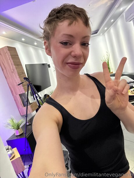 Diemilitanteveganerin onlyfans naked leak