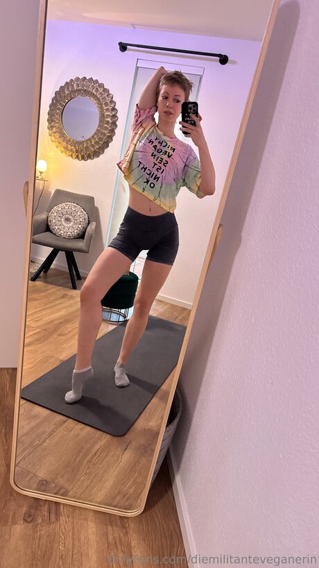 Diemilitanteveganerin onlyfans xxx