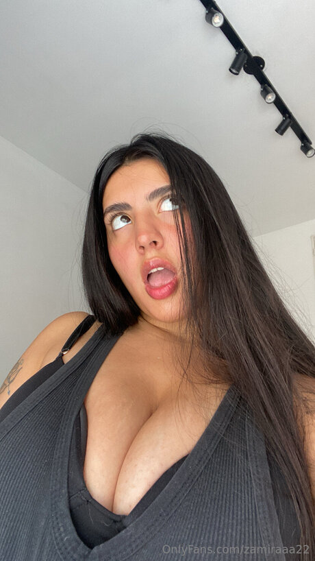 Zamiraaa22 naked onlyfans leak