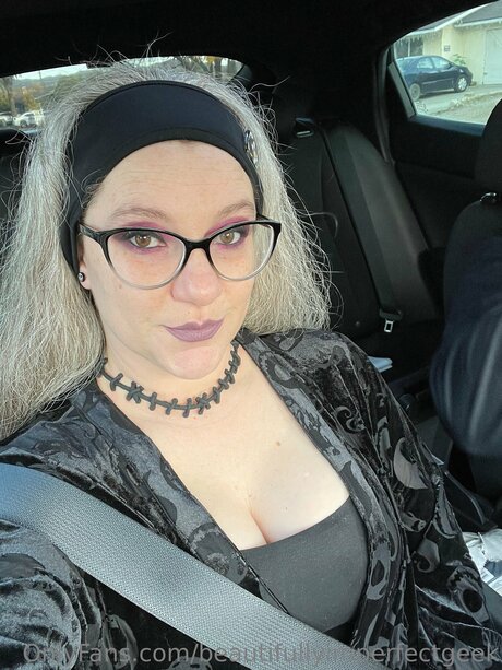 Beautifullyimperfectgeek onlyfans leaked xxx