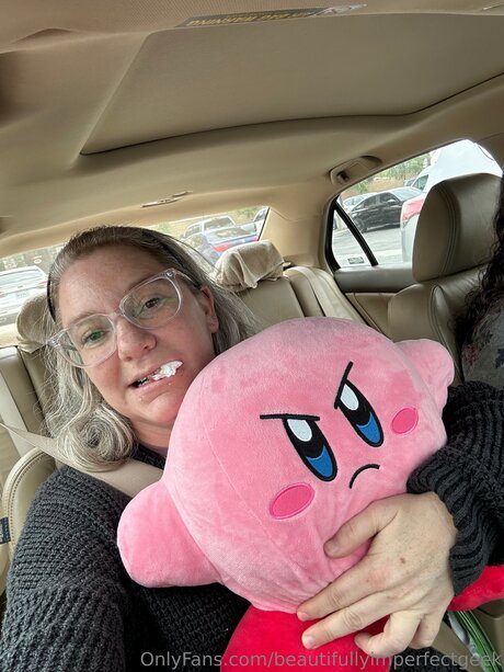 Beautifullyimperfectgeek nude onlyfans