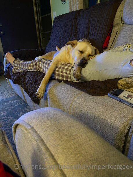 Beautifullyimperfectgeek onlyfans leaks