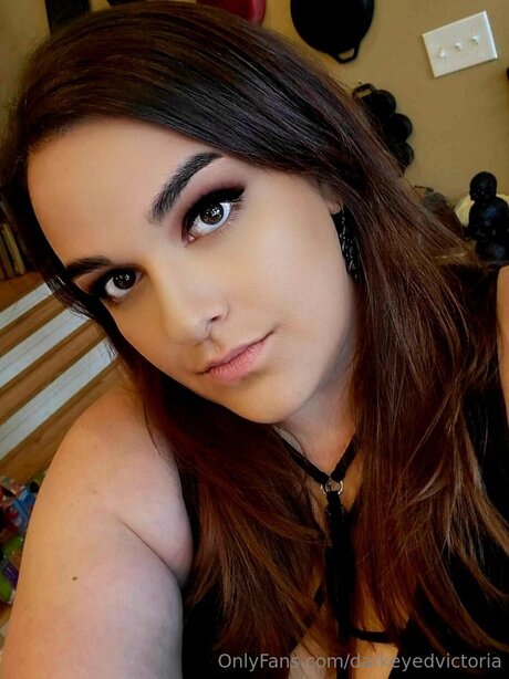 Darkeyedvictoria xxx onlyfans