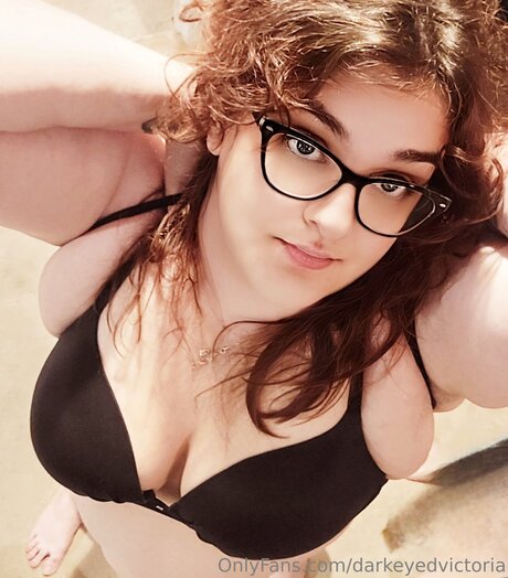 Darkeyedvictoria nude only fans