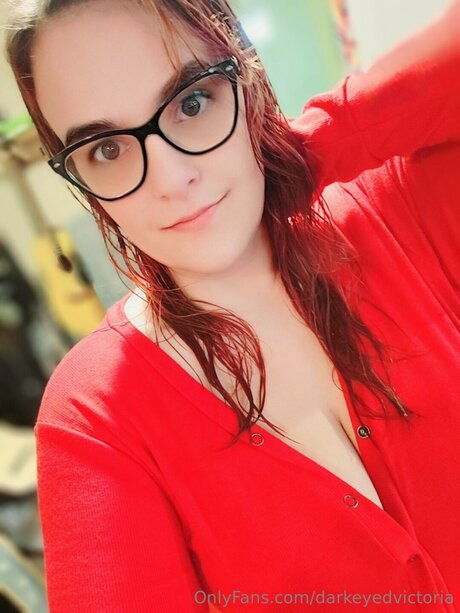 Darkeyedvictoria onlyfans sextape leak