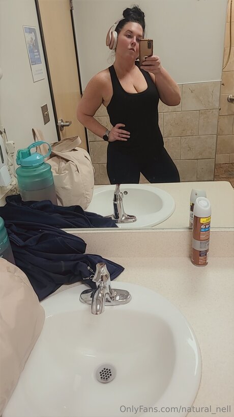 Natural Nell onlyfans post