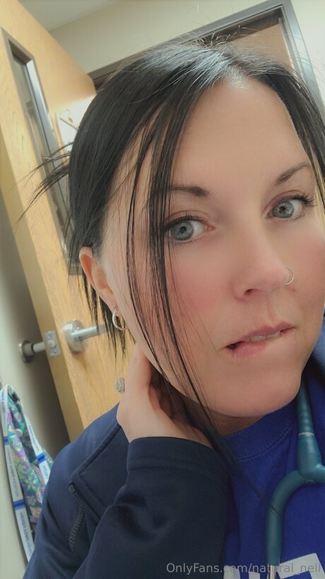 Natural Nell onlyfans model images