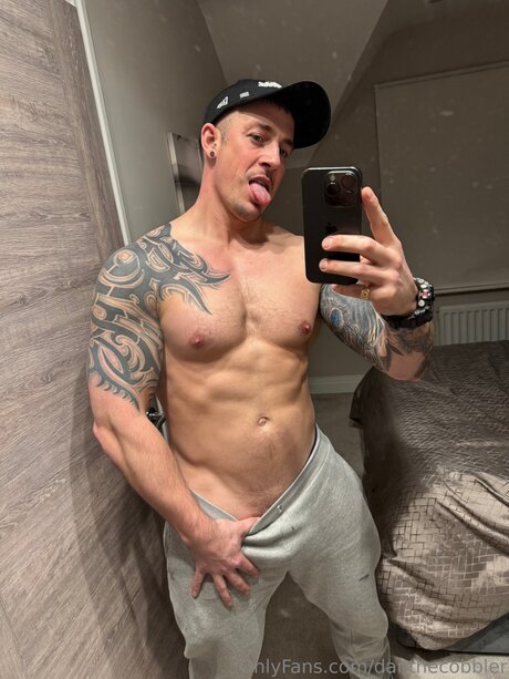 Danthecobbler nude leaks onlyfans