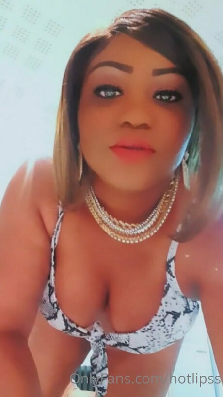 Hotlipss boobs onlyfans