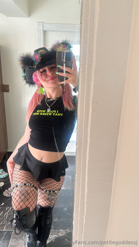 Petitegoddessj onlyfans for free