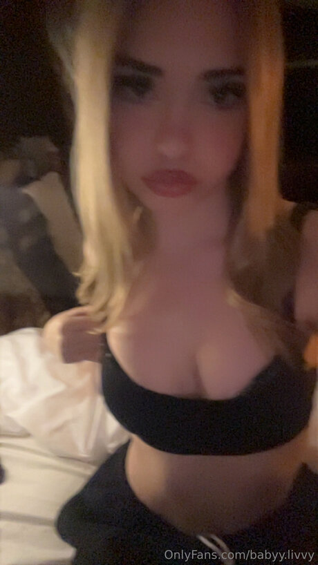 Babyy Livvy onlyfans leaks