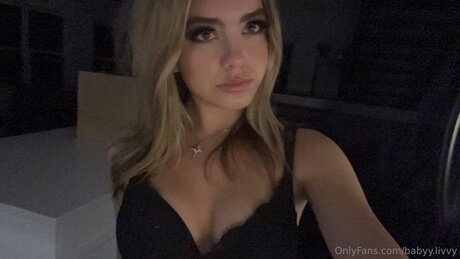 Babyy Livvy onlyfans sex