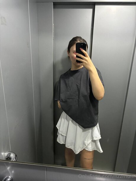 Lizzmurr onlyfans images