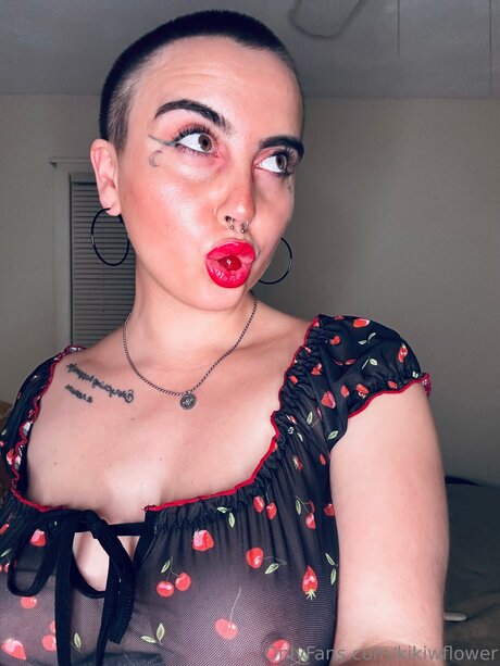 Kikiwflower onlyfans model