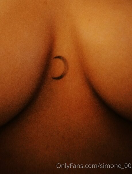 Simone 00 onlyfans leaks