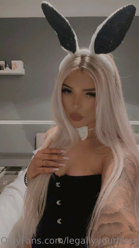 black nurse onlyfans pornos artwork