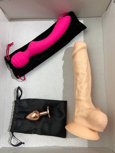 Miamolito only fans content