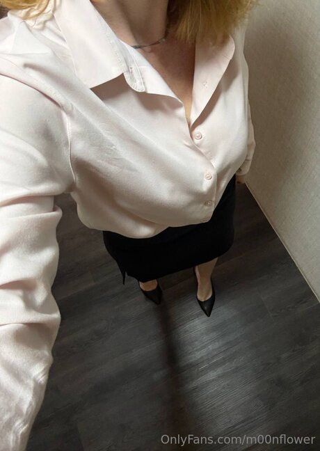 M00nflower only fans pics