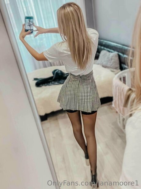 Lanamoore1 leaked naked onlyfans