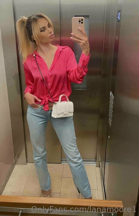 Lanamoore1 naked onlyfans pics