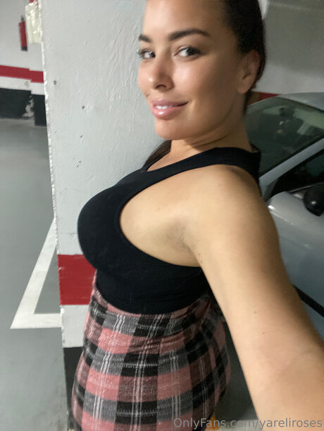 Yareliroses onlyfans naked porn