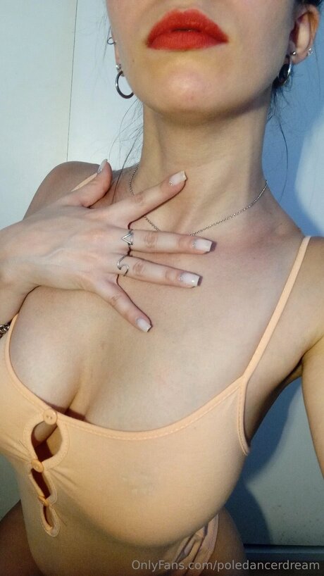 Poledancerdream onlyfans leajs