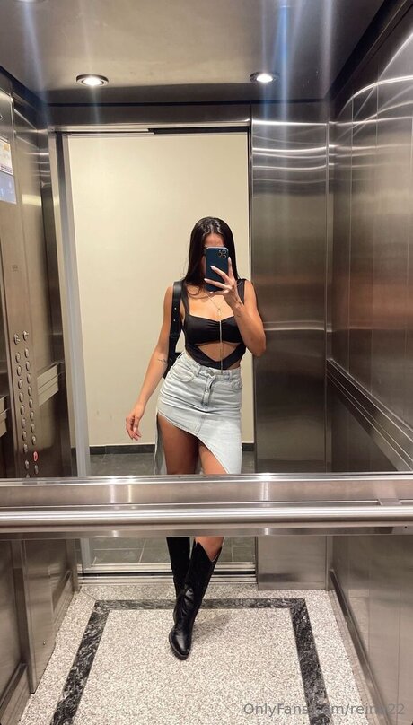 Reina22 naked onlyfans pics