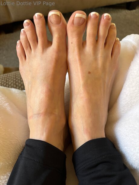 Lottiedottievip onlyfans archives