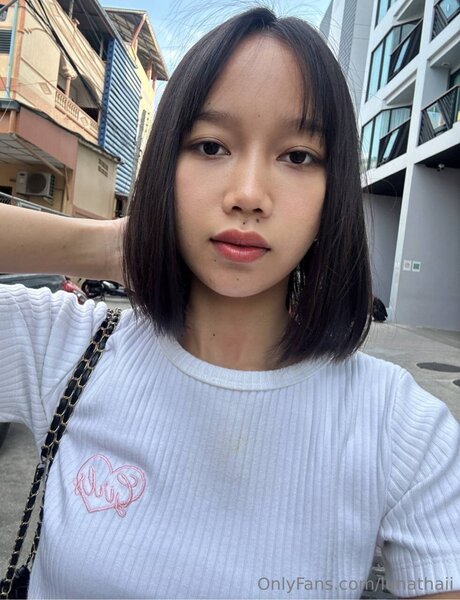 Lunathaii onlyfans model photo