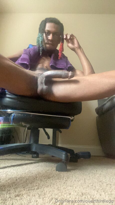 Quezthirdlegg leaked naked onlyfans