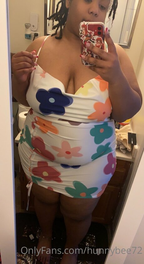 Hunnybee72 onlyfans leak ass