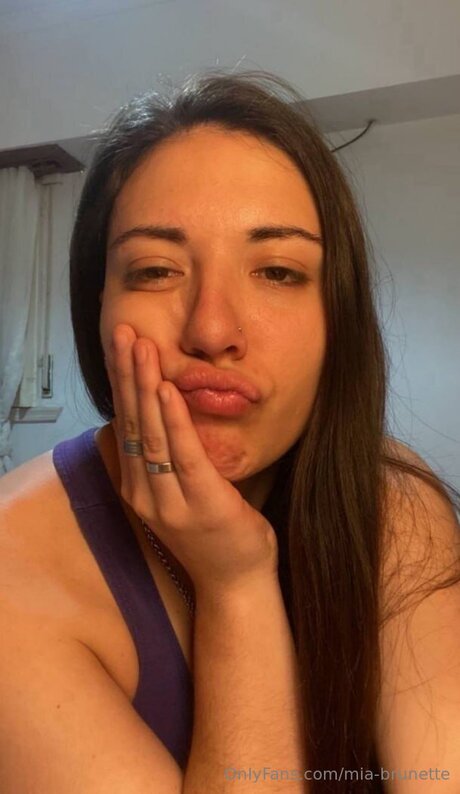 Mia Brunette onlyfans xx