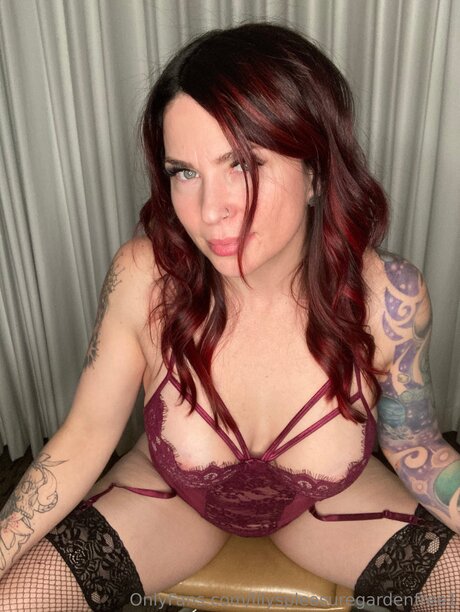 Lilyspleasuregardenfree1 onlyfans picture