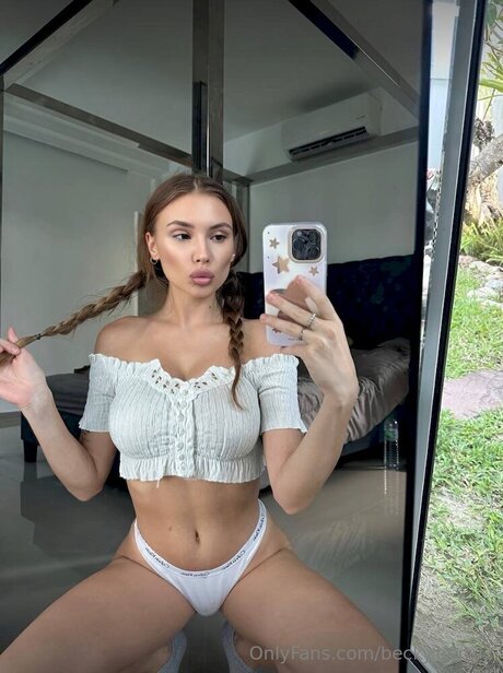 Becky Berry2 leaks onlyfans