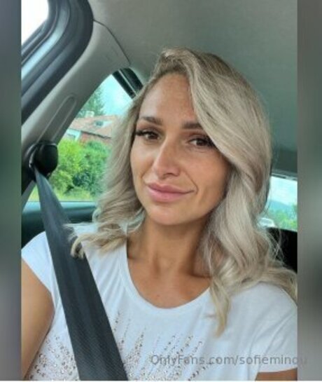 Sofieminou naked on onlyfans