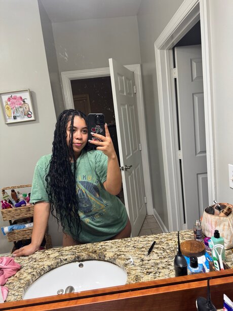 Brialor3n onlyfans leaks.