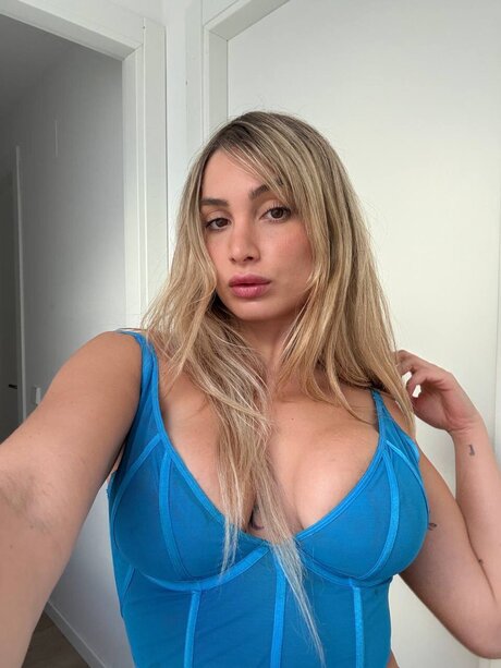 Itssschloeee onlyfans nude pics